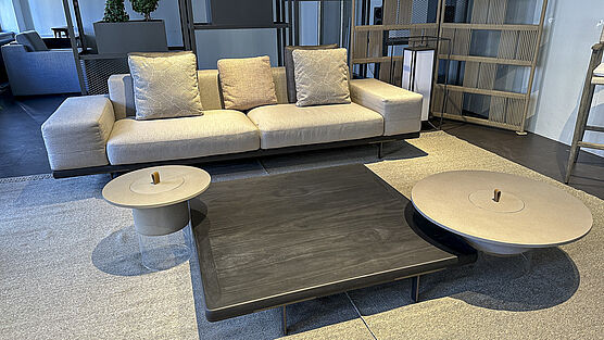 Talenti Outdoor Living Icon Allure Sofa group with coffee table and cushions| Gruenbeck Vienna offer exhibition group