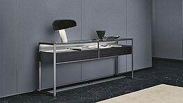 Rimadesio Sideboard aus der Rialto Kollektion Das Rimadesio Sideboard aus der Rialto Kollektion aus Aluminium und Glas ist bei Grünbeck Einrichtungen Wien erhältlich