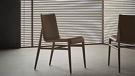 Rimadesio Sinua Stuhl Mit Sinua präsentiert Rimadesio einen handwerklich qualitativ hochwertigen Stuhl mit einer raffinierten durchgehenden Polsterung von Sitz- und Rückenlehne - elegant und bequem zugleich- erhältlich im Rimadesio Showroom Vienna by Grünbeck