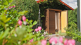Cubic Outdoor Living Gartenschrank mit Holzlamellenfront | Grünbeck Einrichtungen Wien